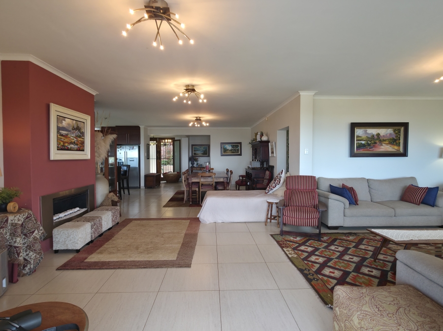 6 Bedroom Property for Sale in Jeffreys Bay Central Eastern Cape